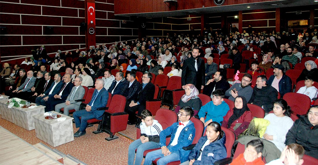 Modern Çağın Sorunu ‘Baba Yoksunluğu’ Konferansına Yoğun İlgi