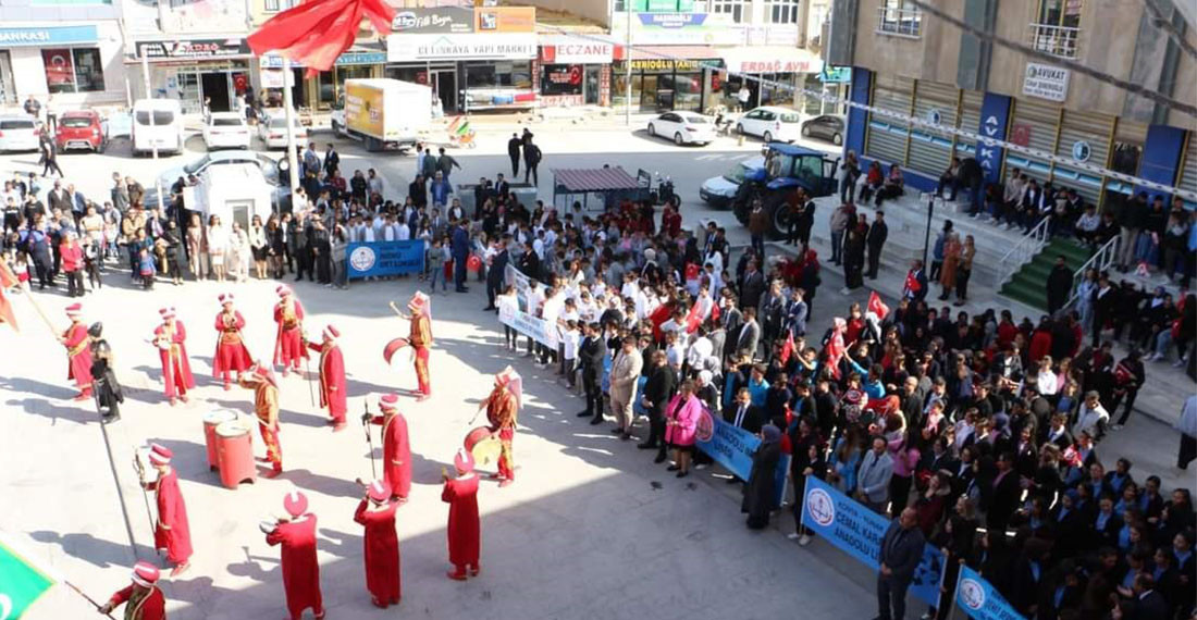 Yunak'ta Cumhuriyet'in 101. Yılı Kutlandı